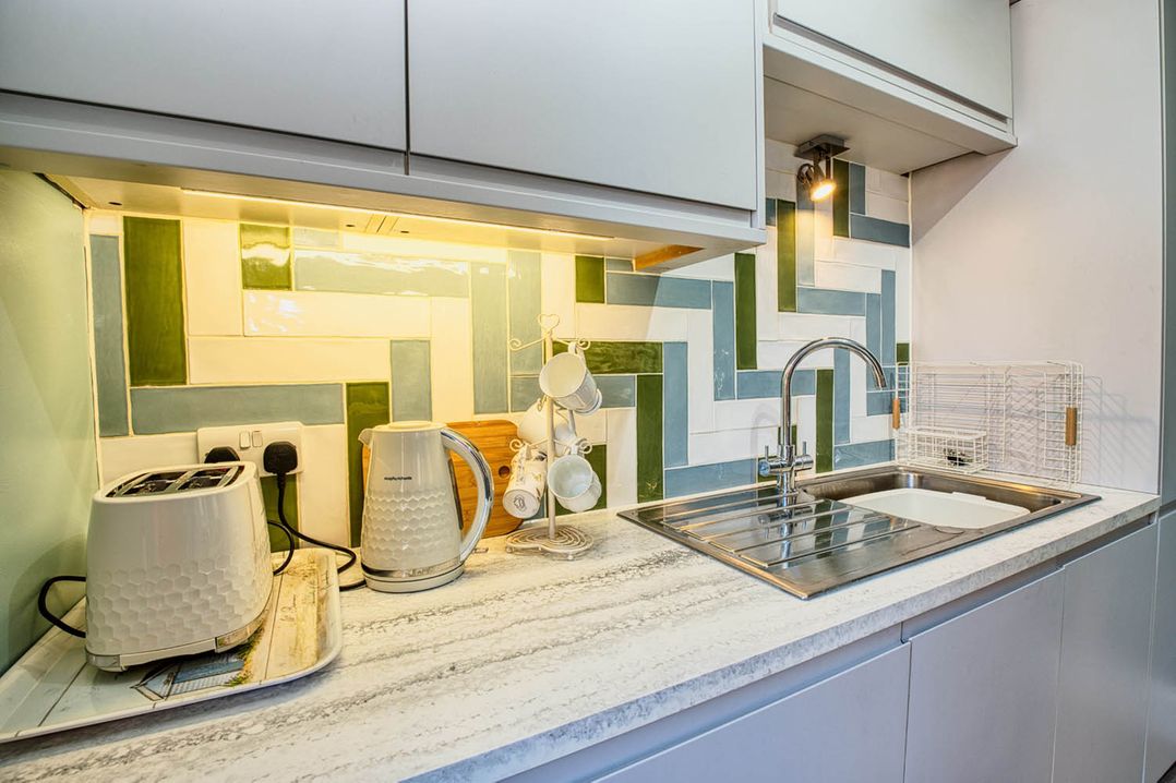 1bed apartment nr beach with garden