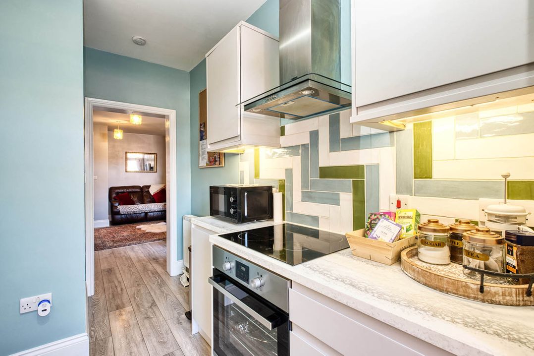 1bed apartment nr beach with garden