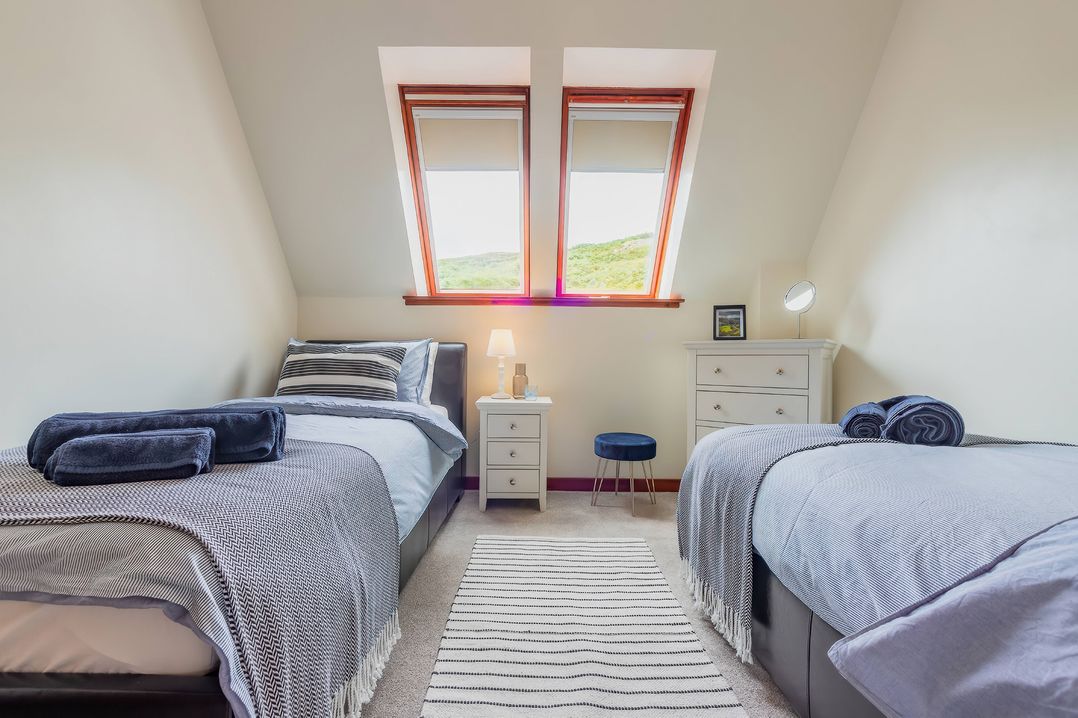 Apartment Sleeps 5 with Parking