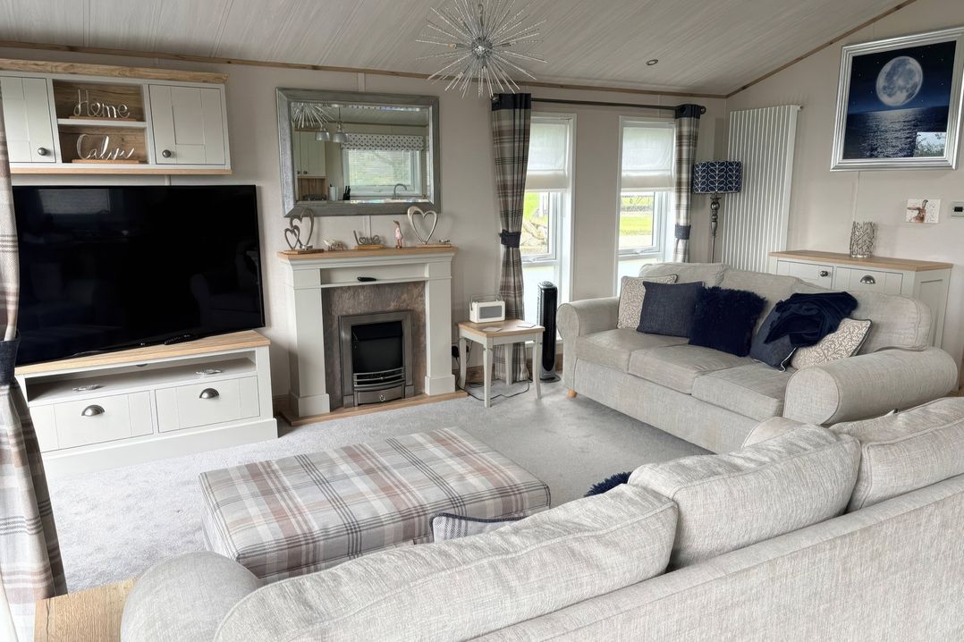 Harrogate Lodge Sleeps4 South Facing Decking
