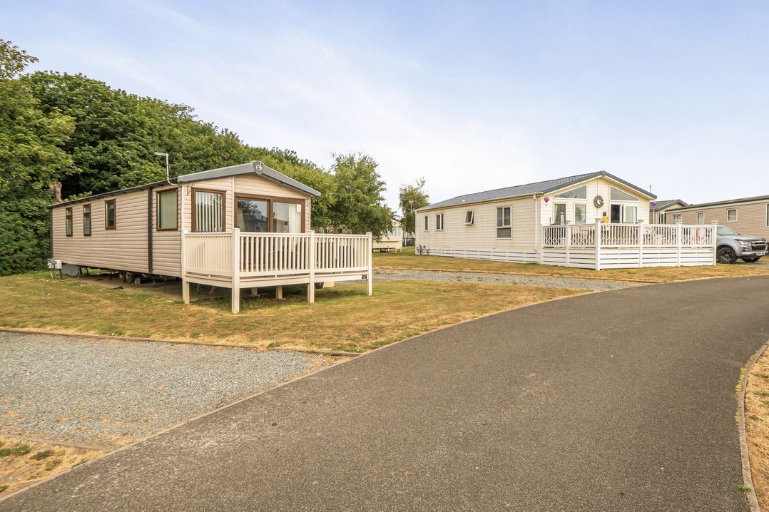 Caravan Sleeps 6  Near The Deep & Old Town
