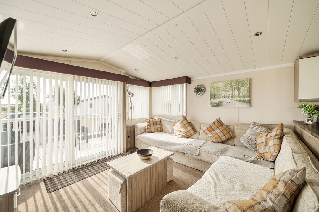 Caravan Sleeps 6  Near The Deep & Old Town