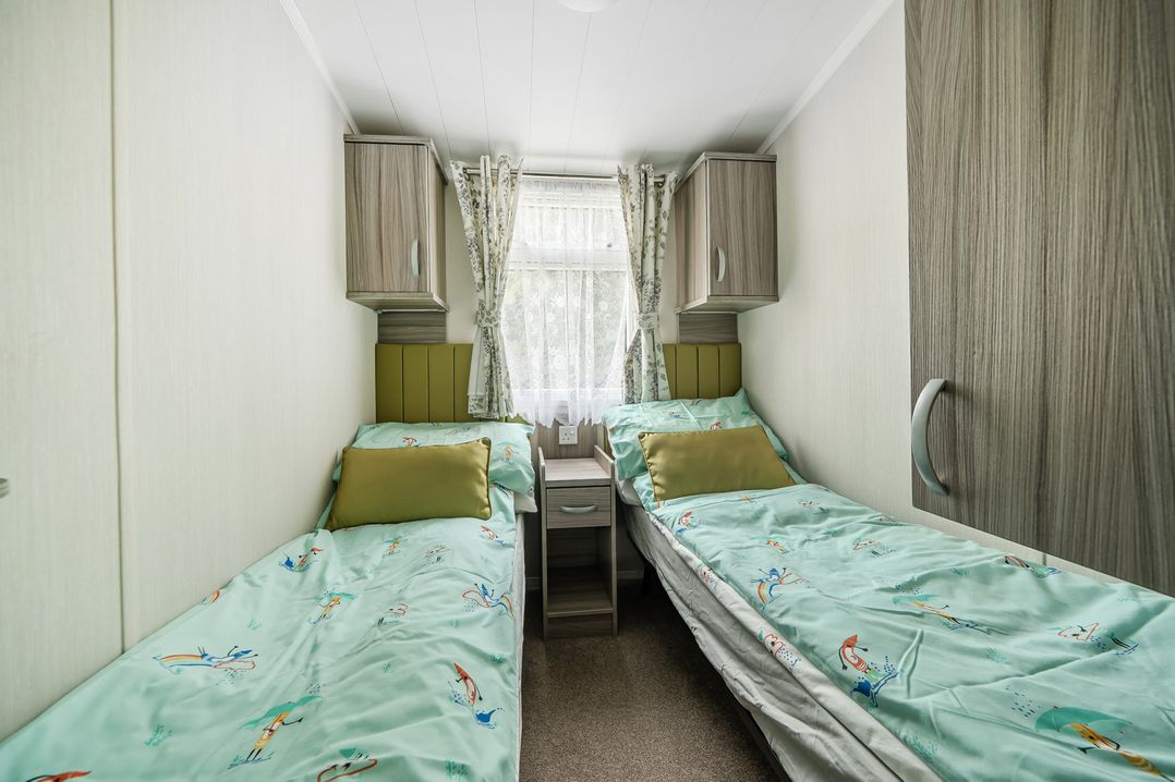 Caravan Sleeps 6  Near The Deep & Old Town