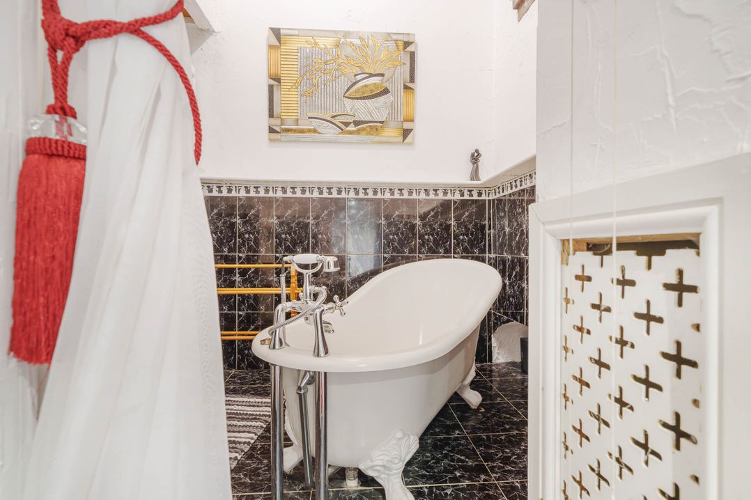 Brookside Manor House