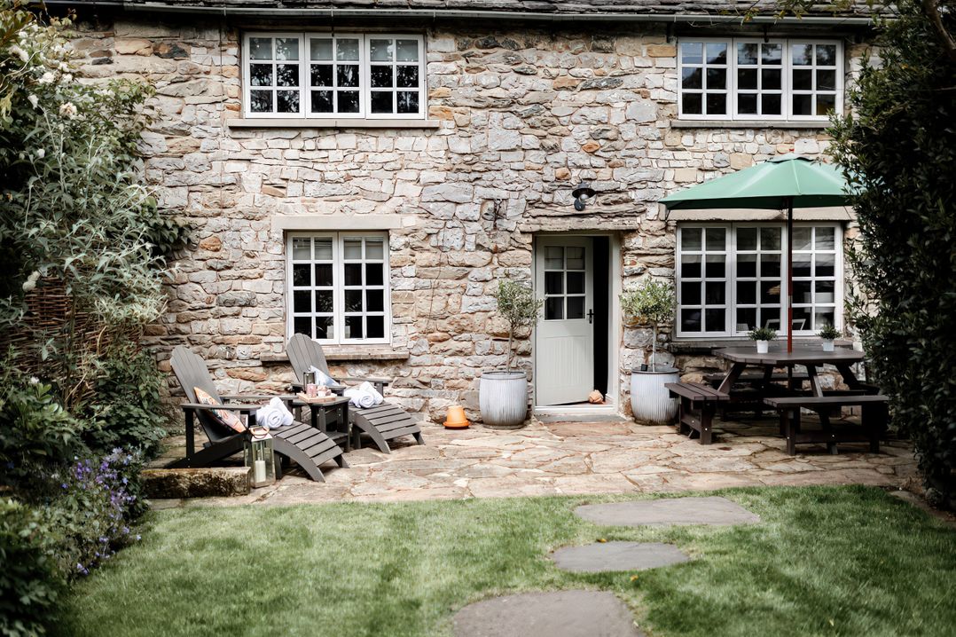 Bridge End Cottage, Stainforth - Sleeps 8 guests