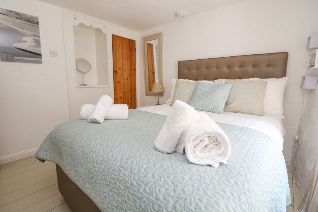 2 Rose Cottages