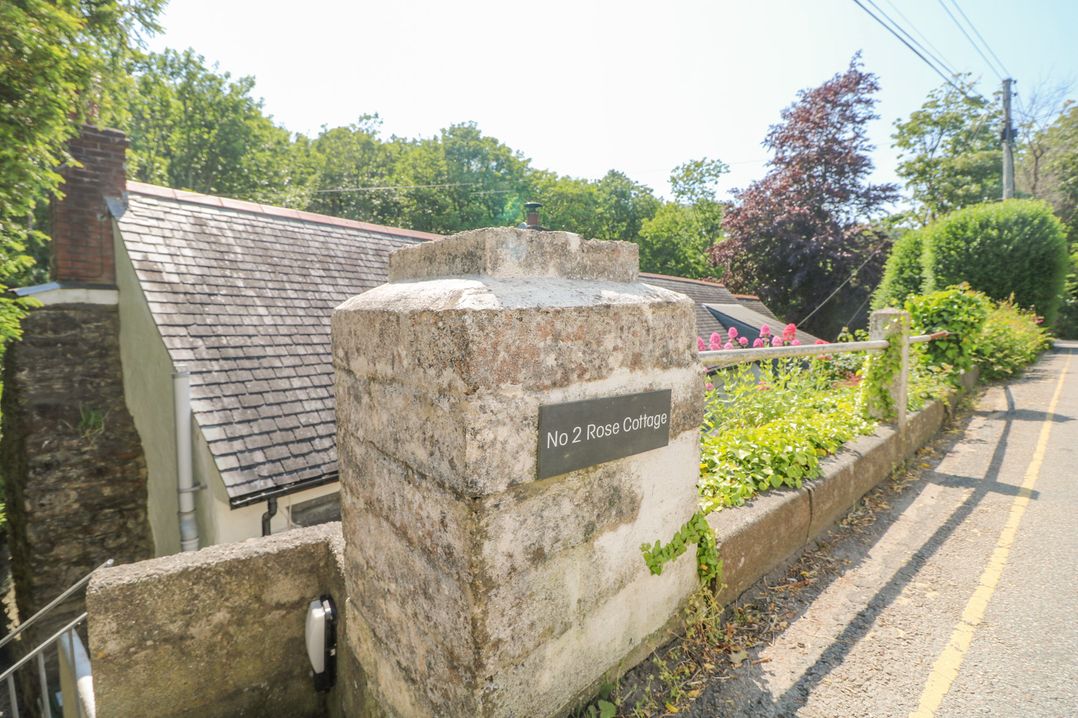 2 Rose Cottages