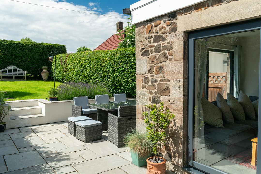 Whinstones at 4 The Villas
