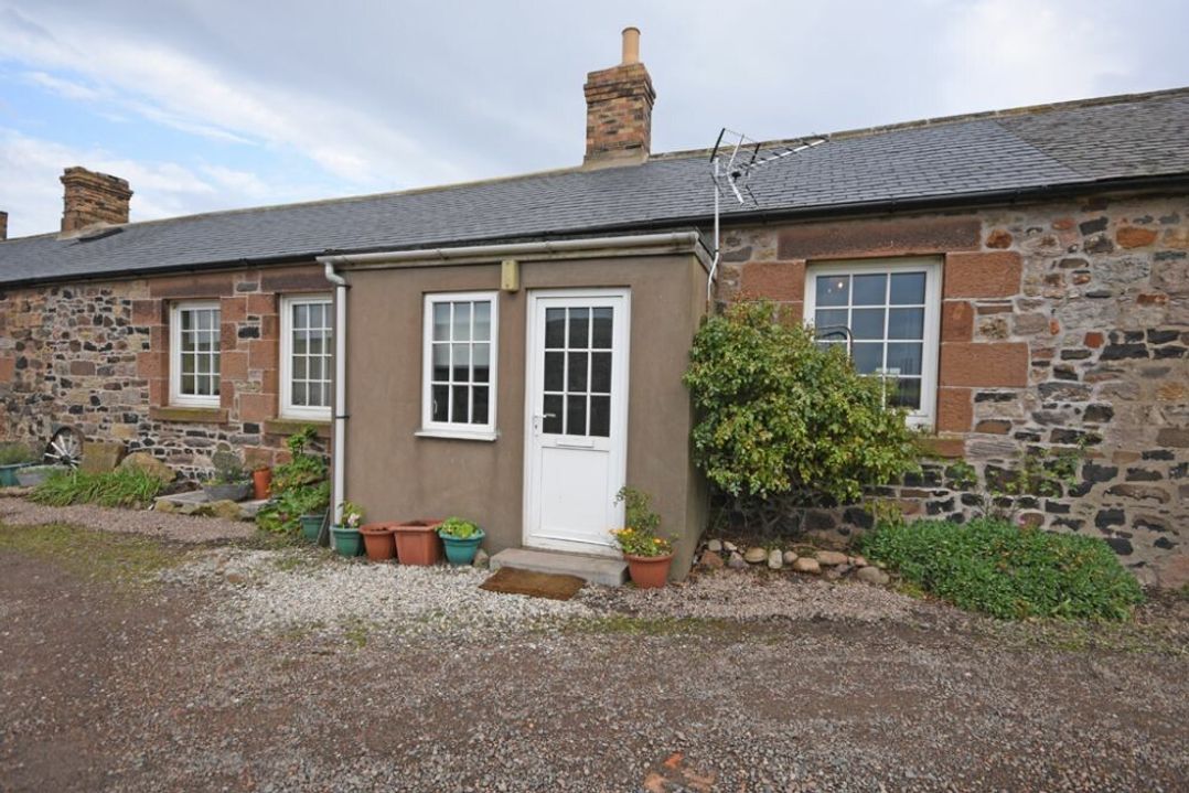 No2 Budle Bay Cottage