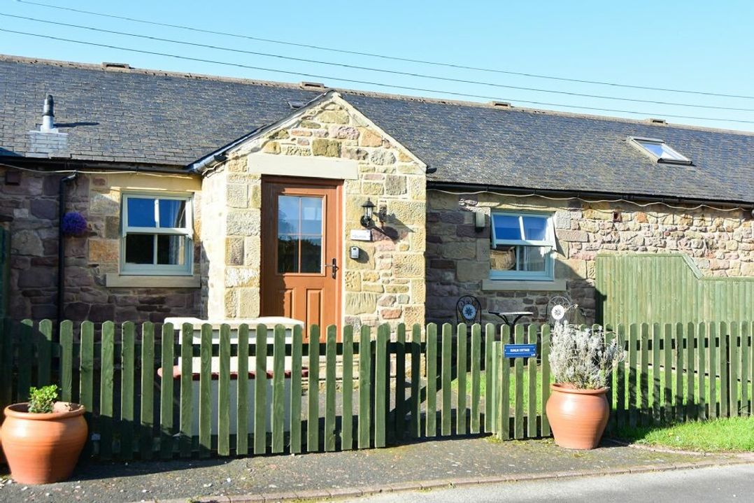 Dunlin Cottage - Lucker Steadings