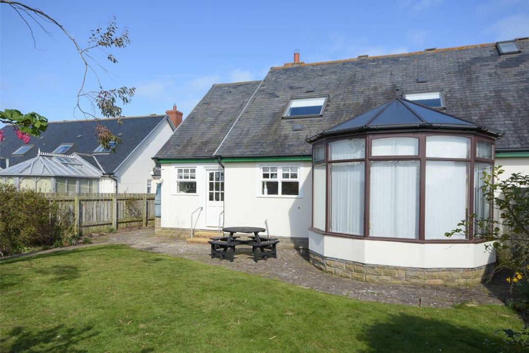 Armstrong Cottages No22