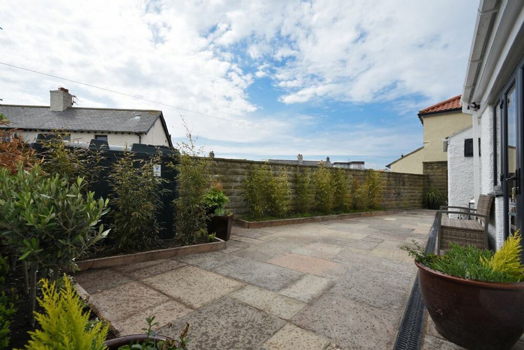 Waters Edge Beadnell (Harbour Road)