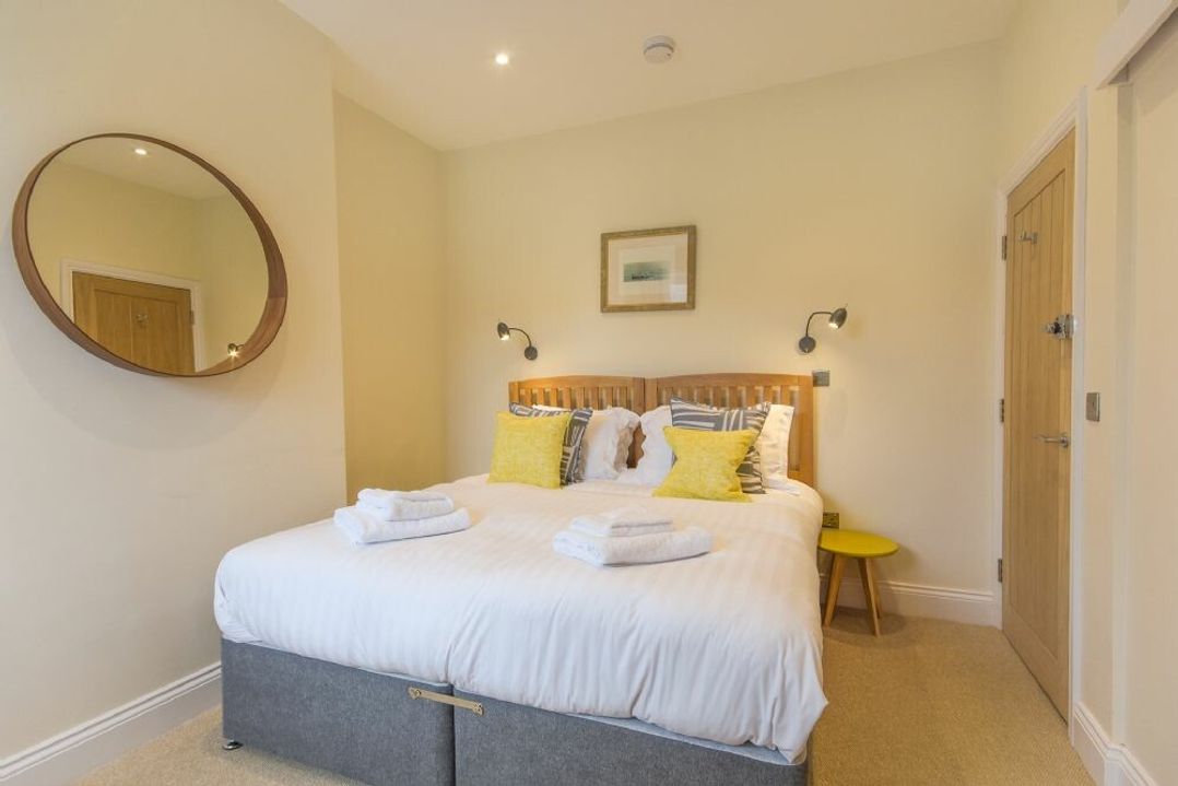Dolphin Stone Lodge