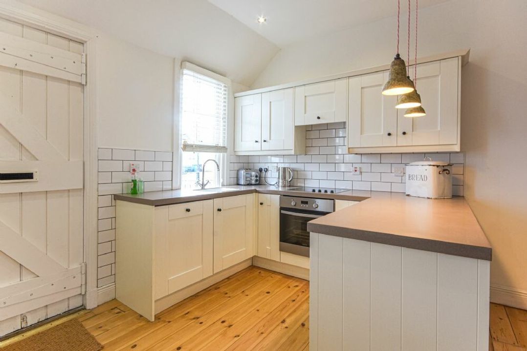 Armstrong Cottages No6