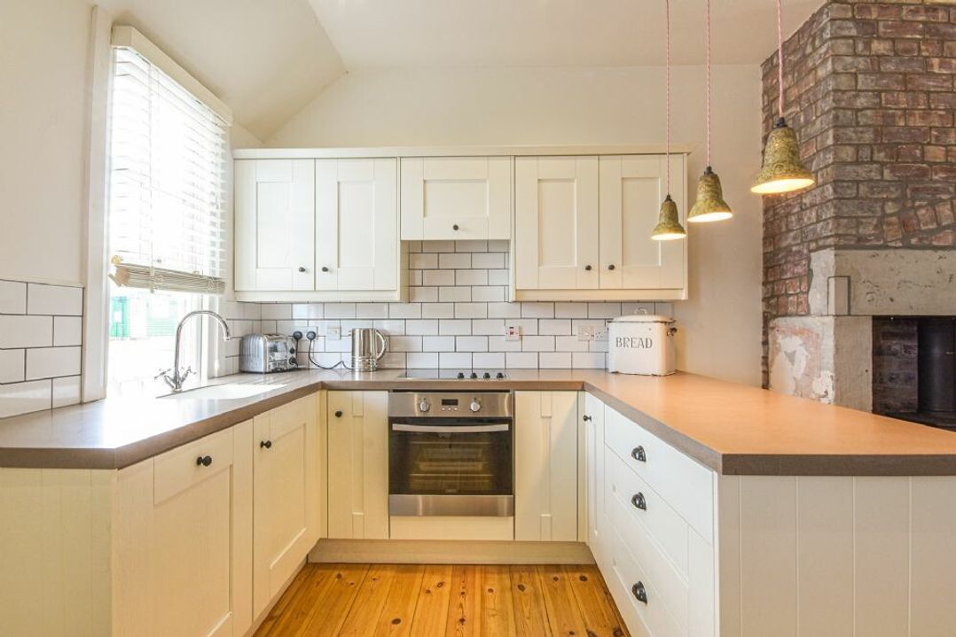 Armstrong Cottages No6