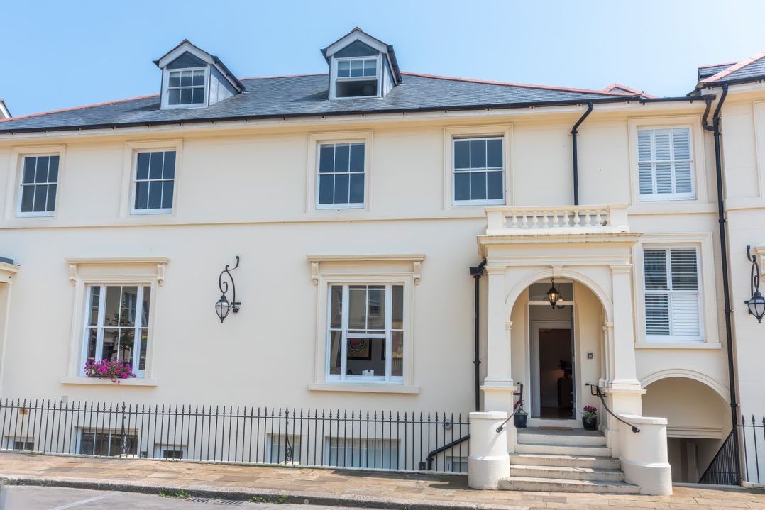 Archery Retreat, St Leonards-on-Sea - Sleeps 10 guests