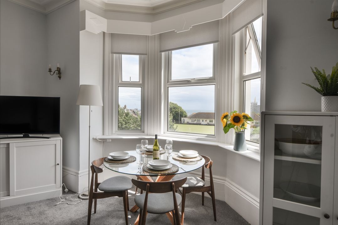 Flat 2, 10 Seafield Road