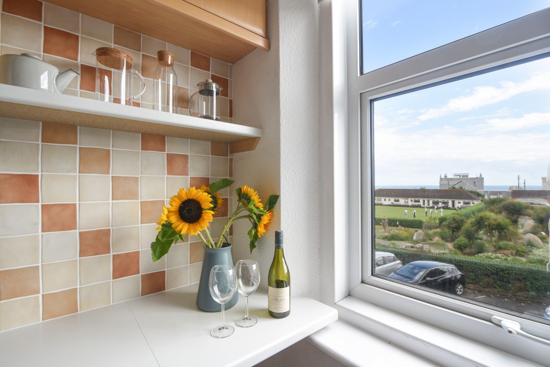 Flat 2, 10 Seafield Road