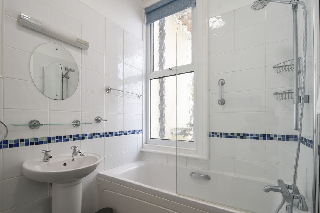 Flat 2, 10 Seafield Road