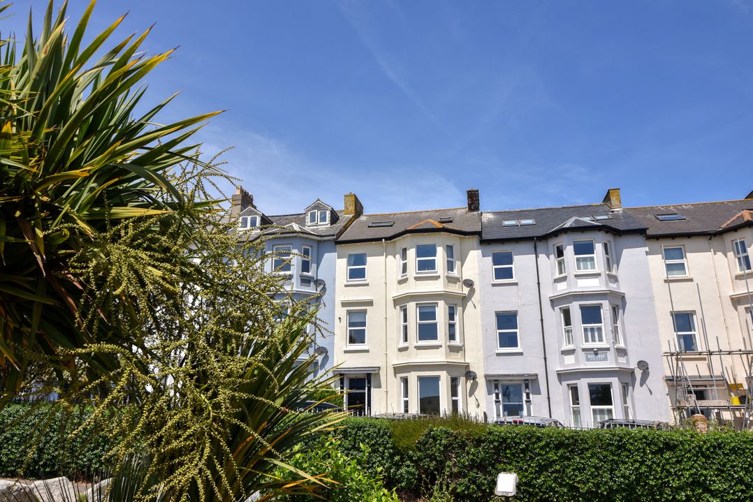 Flat 2, 10 Seafield Road