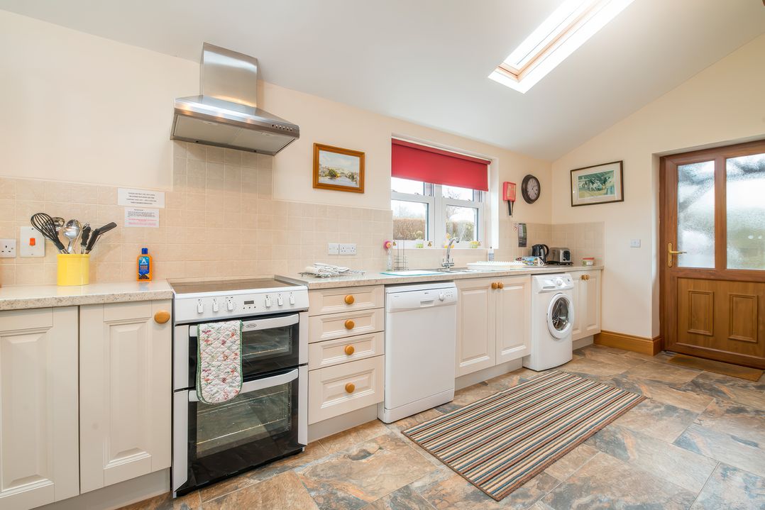 Hirwaun Cottage