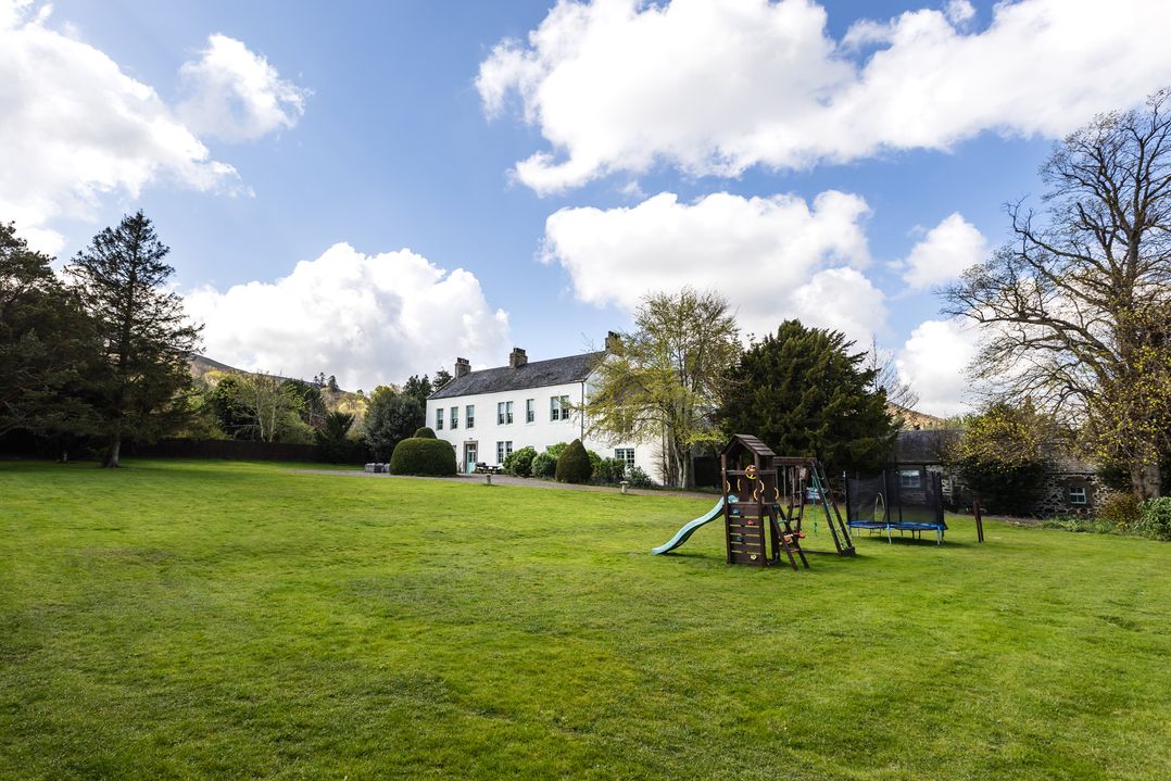Cheviot Manor