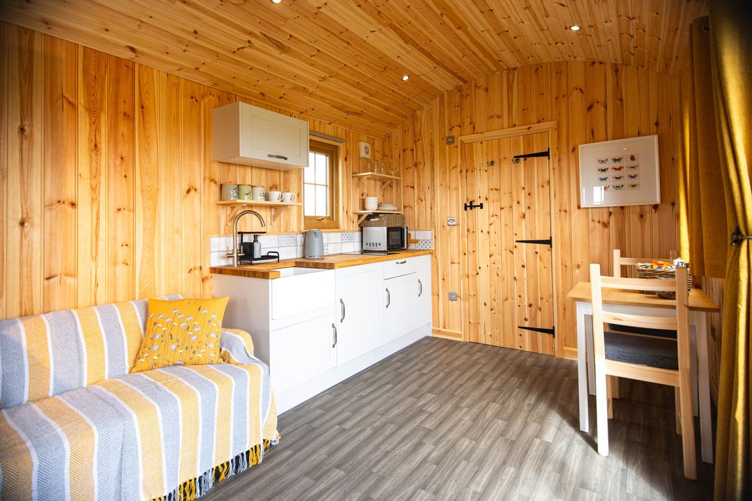 Head For the Hills Glamping - Skylark Shepherd's Hut