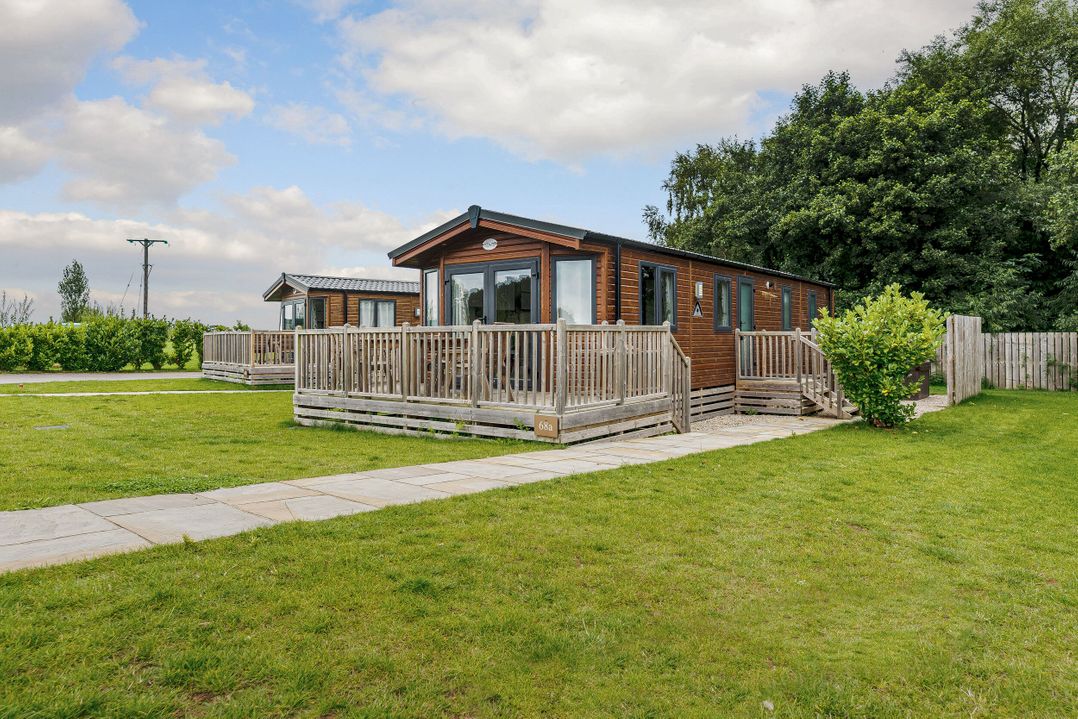 Alder Waterside Spa (Pet)