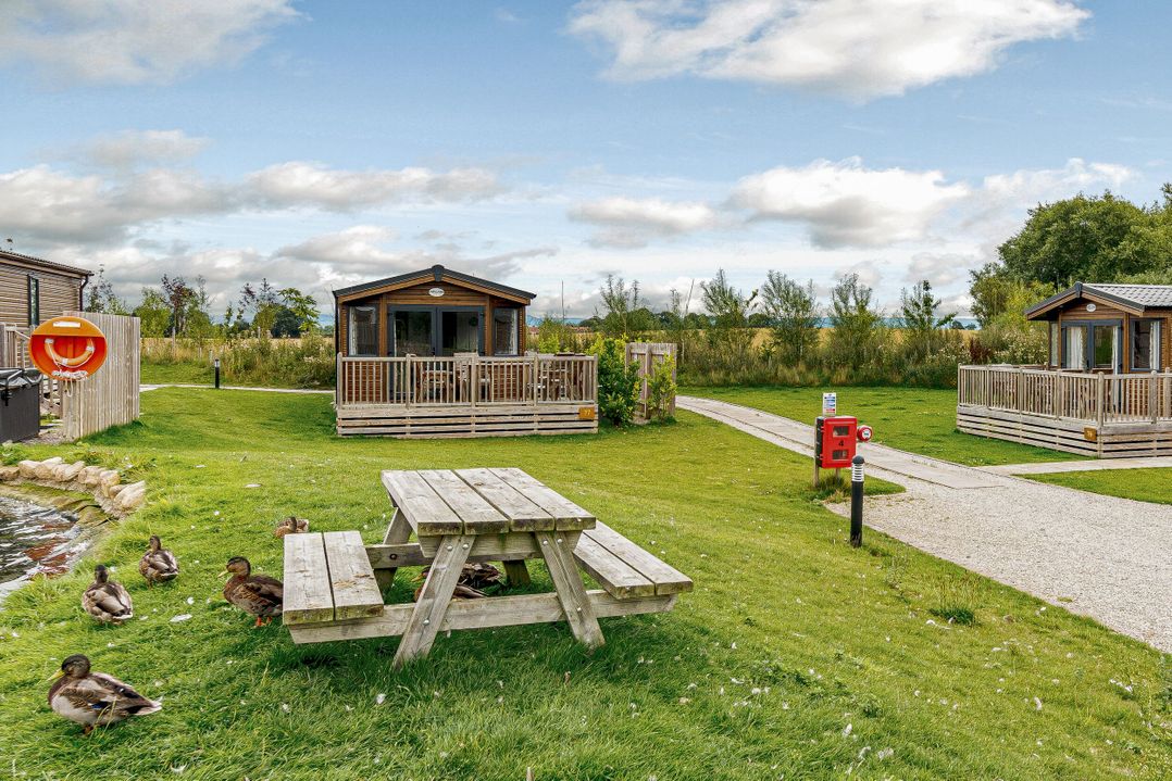 Alder Waterside Spa (Pet)