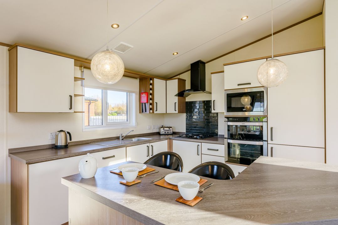 Oak Waterside Spa (Pet)