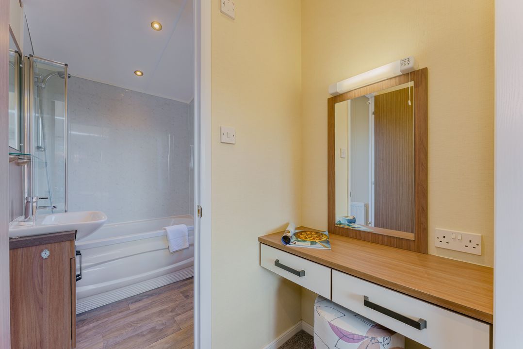 Oak Waterside Spa (Pet)