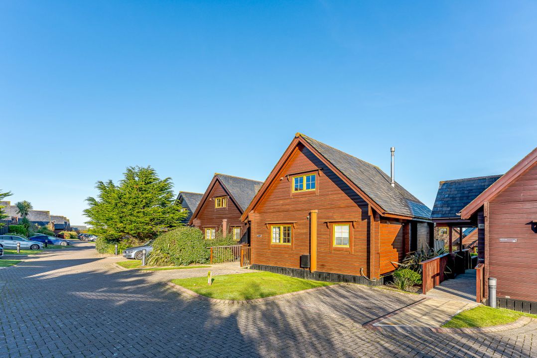 Scandinavian Lodge 6