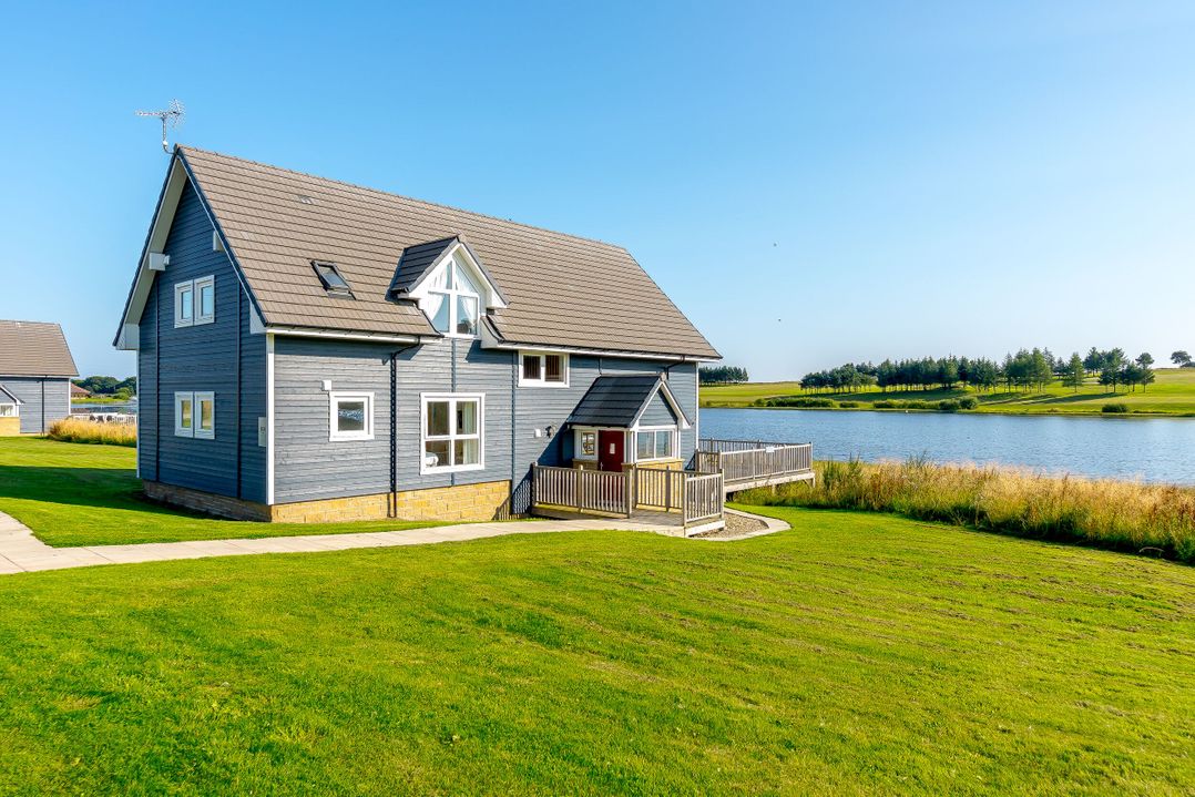 Lochside Premier Spa (Pet)