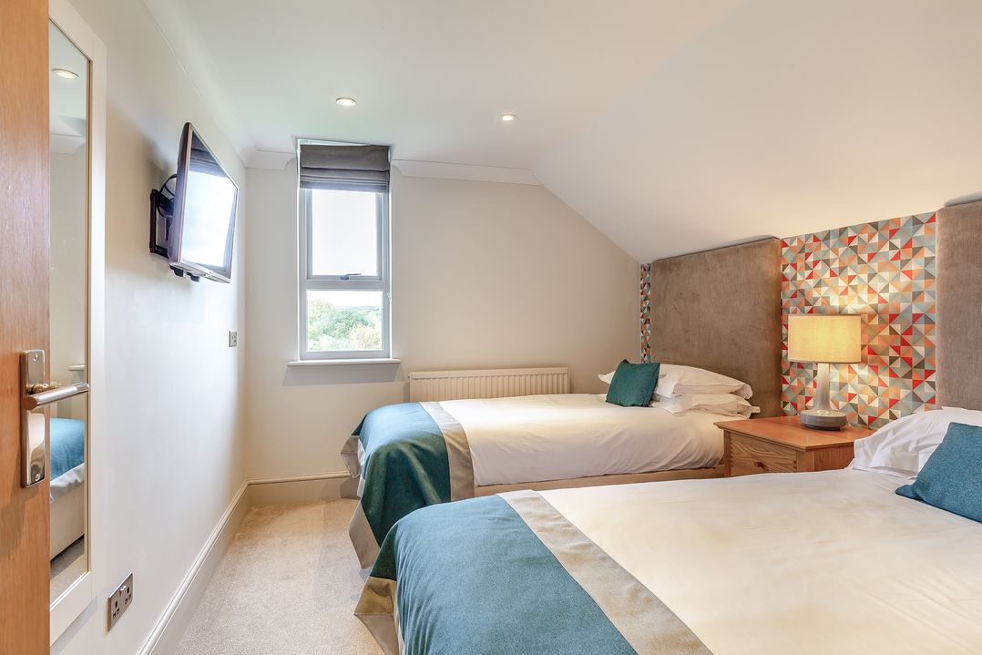 Summerleaze Garden Cottage 2 Spa