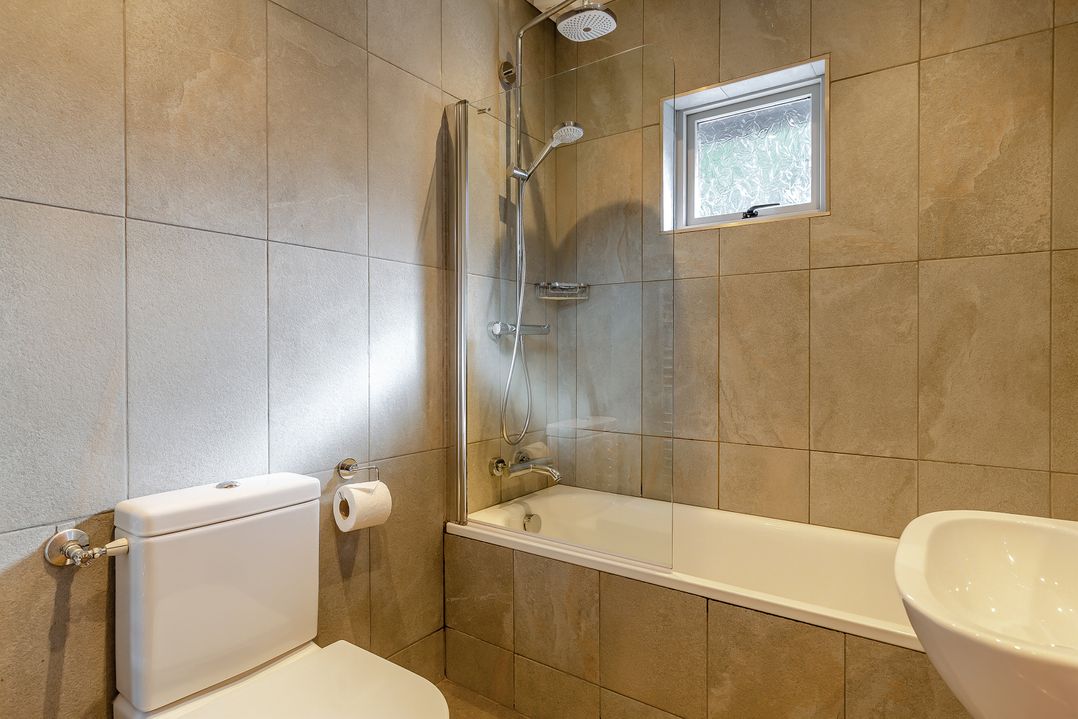 Summerleaze Garden Cottage 2 Spa