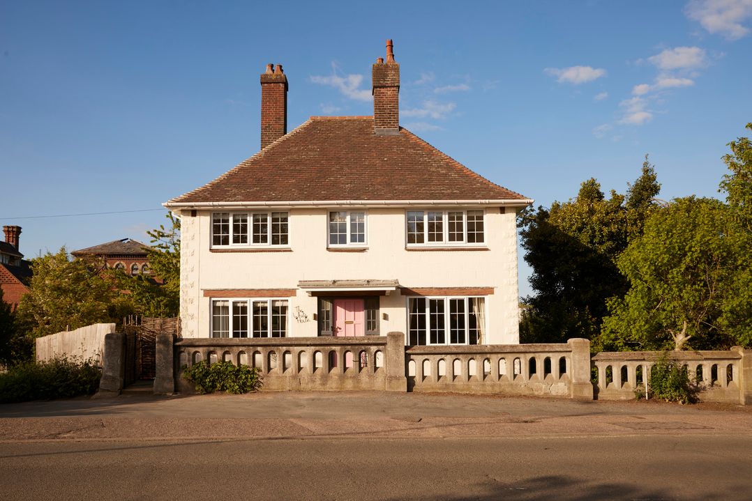 The White House, Riverside Retreat