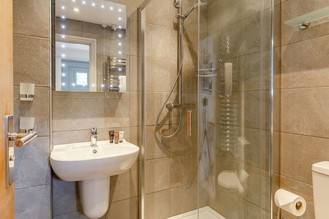 Summerleaze Garden Cottage 3 Spa