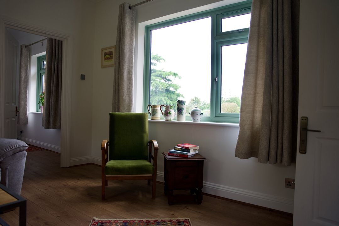 Tring Grange Cottage, Sleeps 2 with Onsite Parking