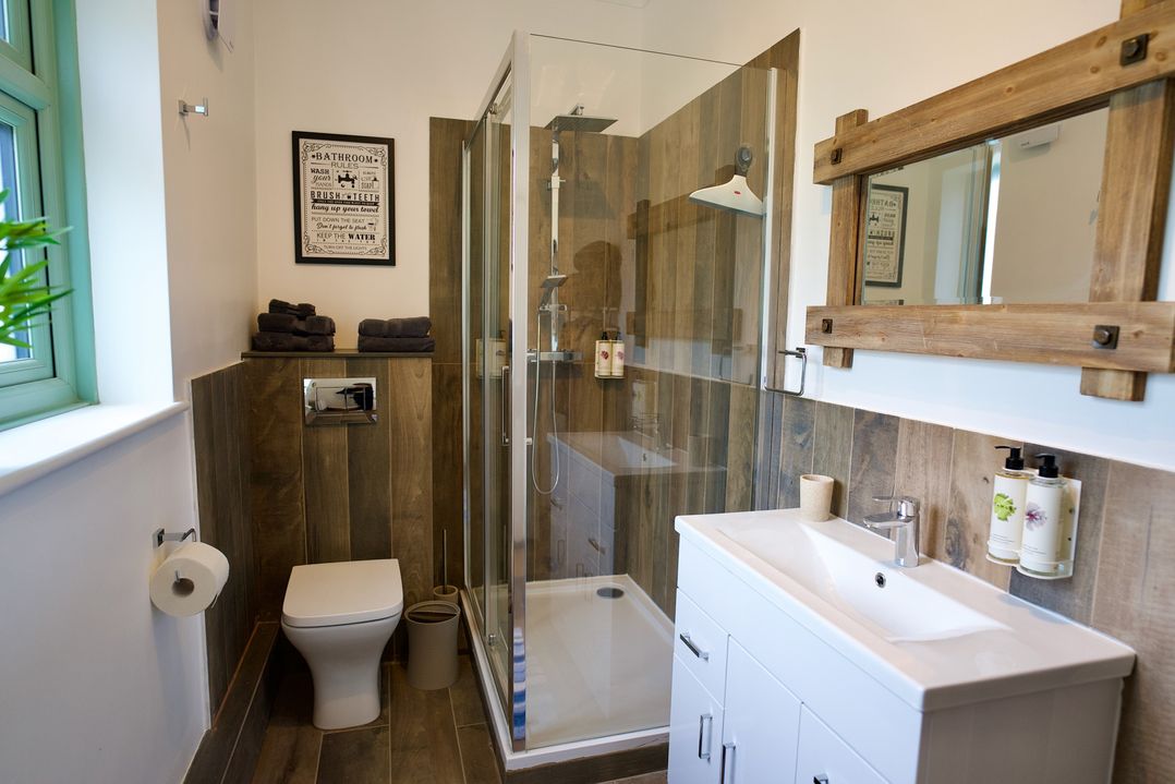 Tring Grange Cottage, Sleeps 2 with Onsite Parking