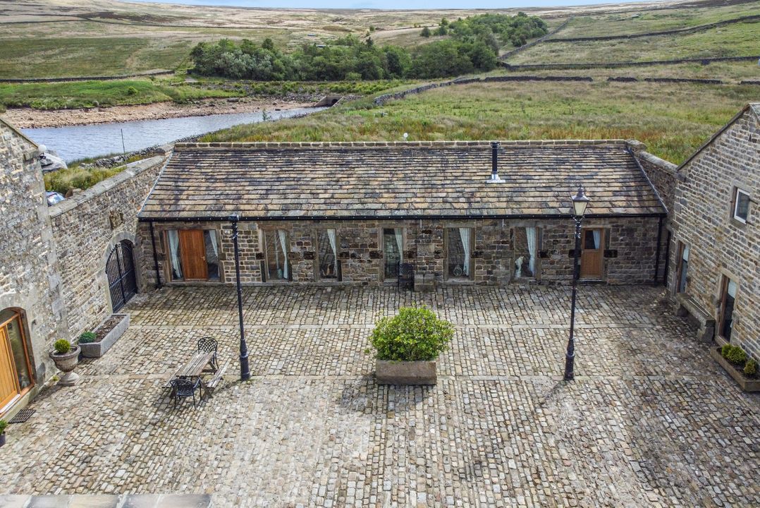 Snave Barn