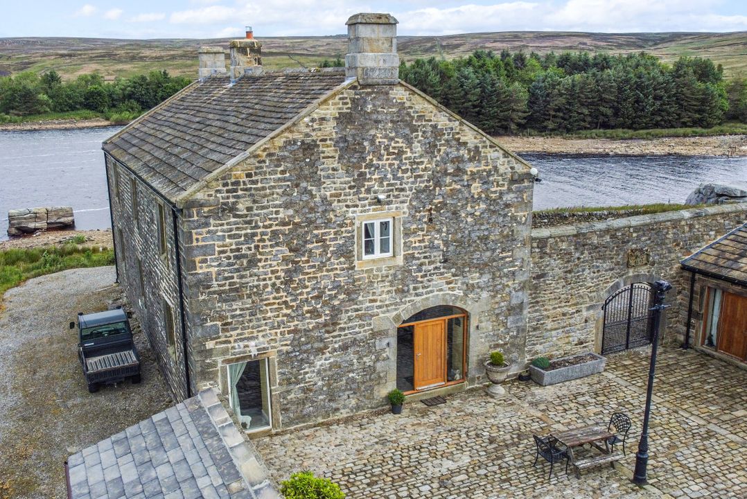 Snave Barn