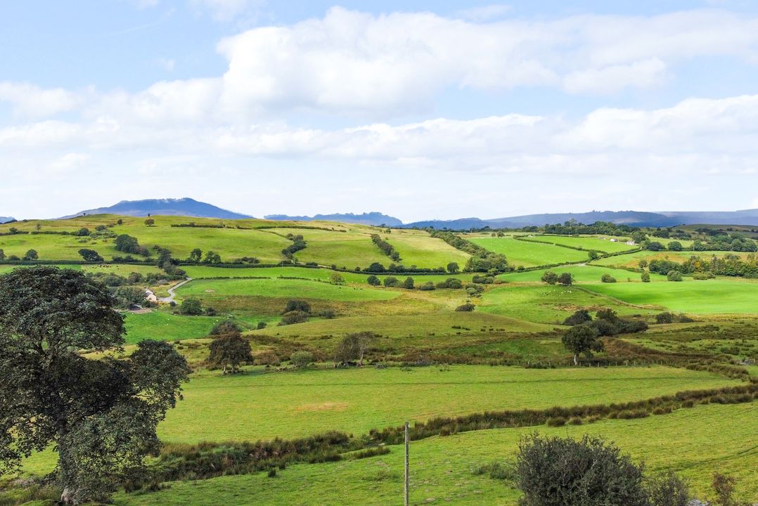 Orsedd Wen Farmhouse