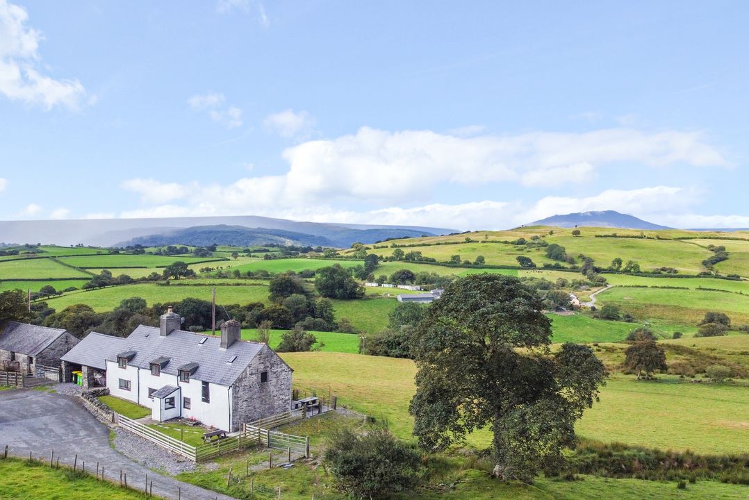 Orsedd Wen Farmhouse