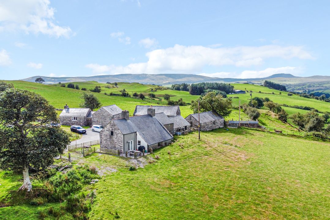 Orsedd Wen Farmhouse
