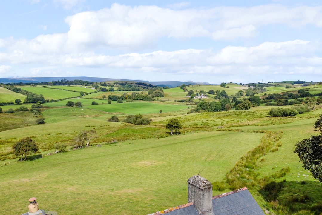 Orsedd Wen Farmhouse