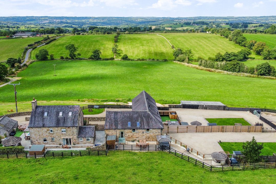 Pastures Barn