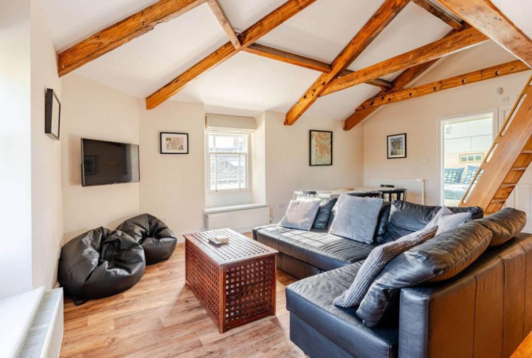 Sedbergh Penthouse - KingBed - Tv - Wifi