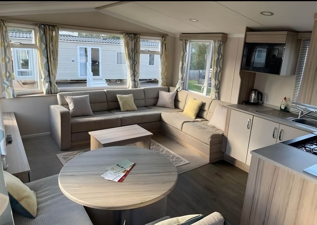 Beverley bay 2-Bed Caravan, Sleeps 6, Pet Friendly