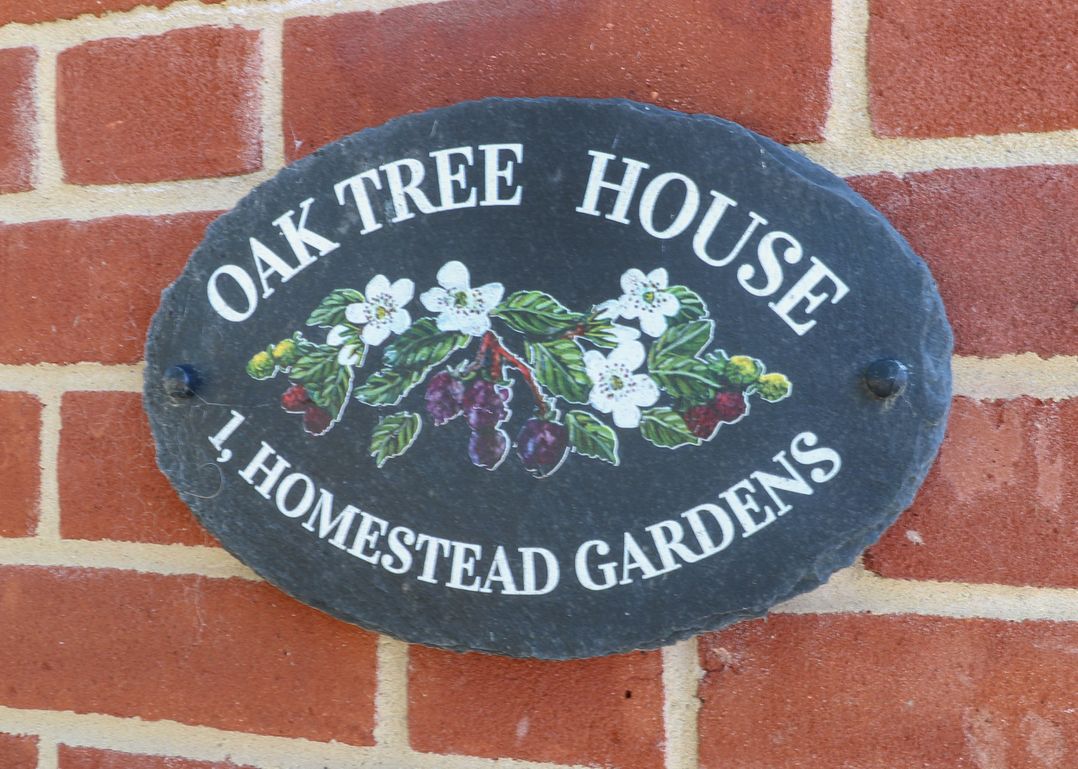 Oak Tree House, 1 Homestead Gardens