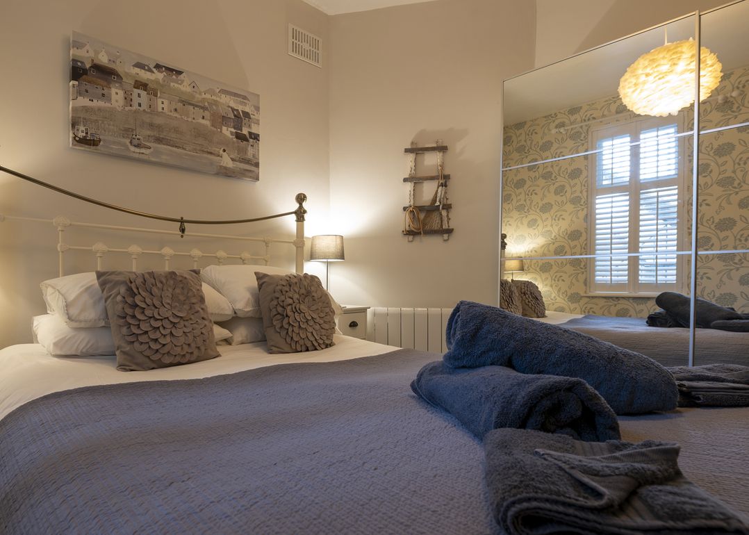 Harbour View - Flat 2 - Tudor House